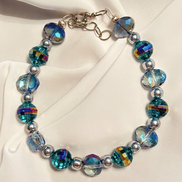 Aqua Blue Lustre Bead Bracelet - Picture 2 of 3